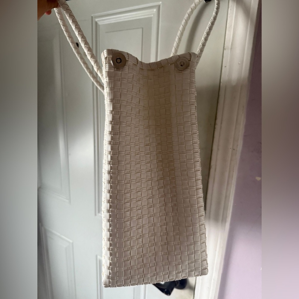Handwoven Mexican Tote Bag with Red Rose Embroidery –White Plastic Handmade - Picture 7 of 8